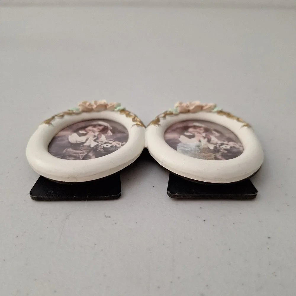 Vintage MCM Double Picture Frame Roses‎ Design Carved Wood TAIWAN 3.5